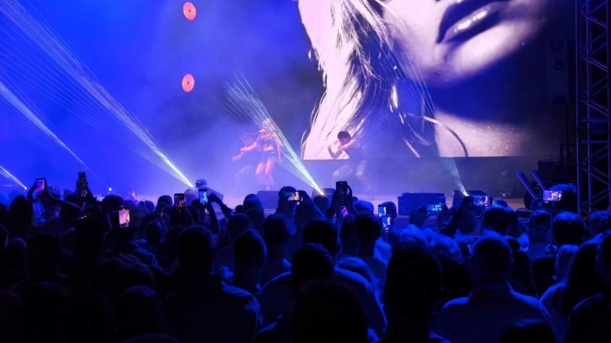 Más de 2.000 personas se dan cita en el auditorio Julio Iglesias en la primera noche del Euroclub 