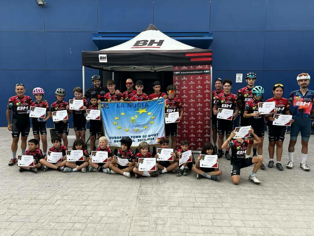 La Escuela de Bicis de Montaña de Carlos Coloma finalizó ayer el curso 2023-2024