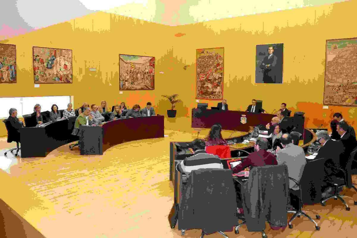 Benidorm &middot; El pleno aprueba el convenio para desarrollar el proyecto de Destino Tur&iacute;stico Inteligente subvencionado por Red.es