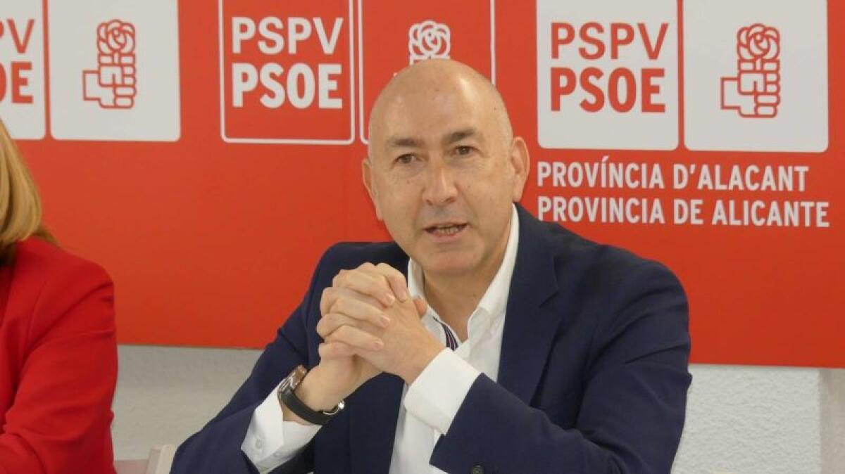 Alejandro Soler: “Mazón debería dejar de manosear la provincia de Alicante por sus intereses políticos”. 