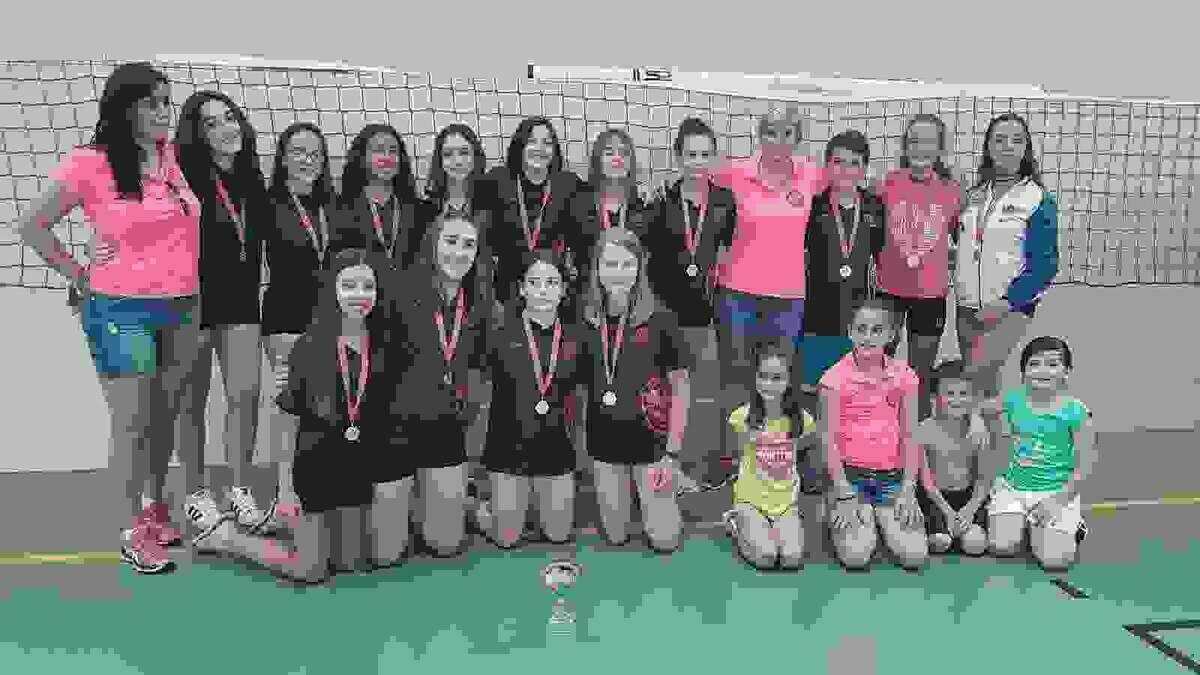 El equipo infantil C femenino del CV Playas Benidorm campe&oacute;n de Ascenso
