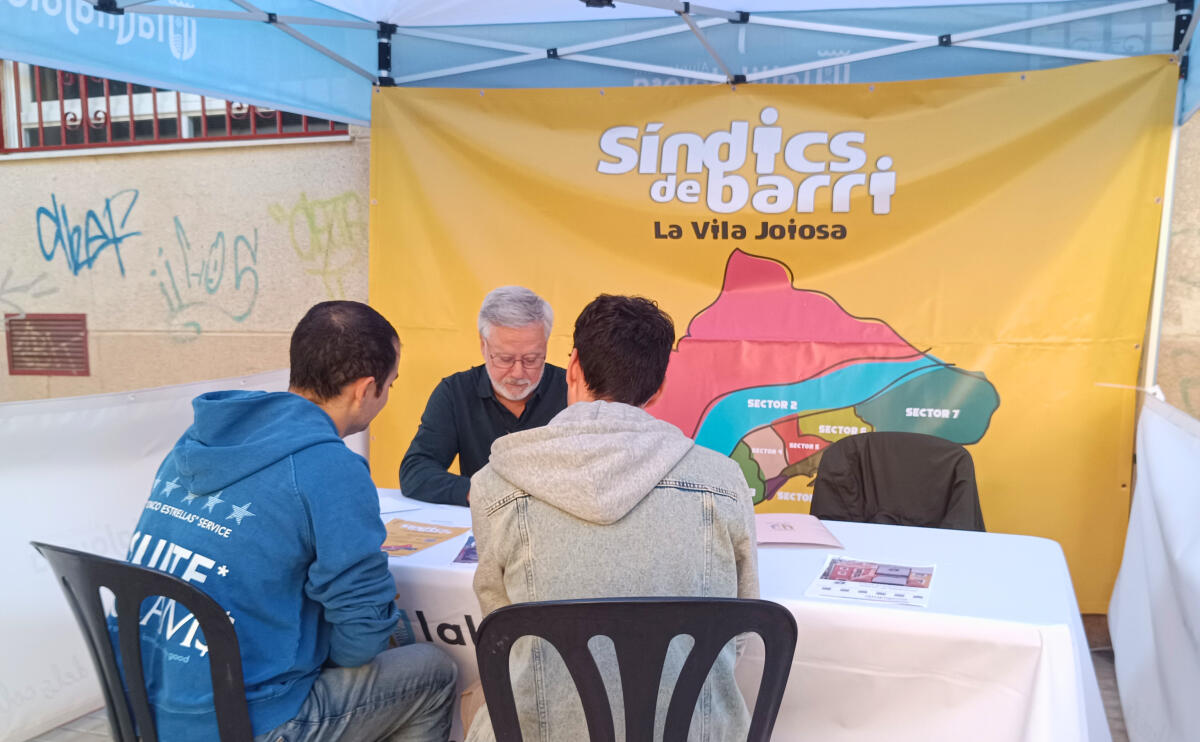 El S&iacute;ndic de Barri Pedro Ramis se re&uacute;ne con los vecinos de Poble Nou-Parad&iacute;s