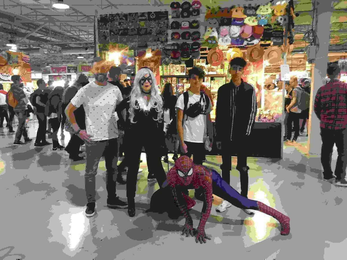 La Nuc&iacute;a &middot; 30 j&oacute;venes participaron en el viaje al &ldquo;Sal&oacute;n del C&oacute;mic de Alicante&rdquo;