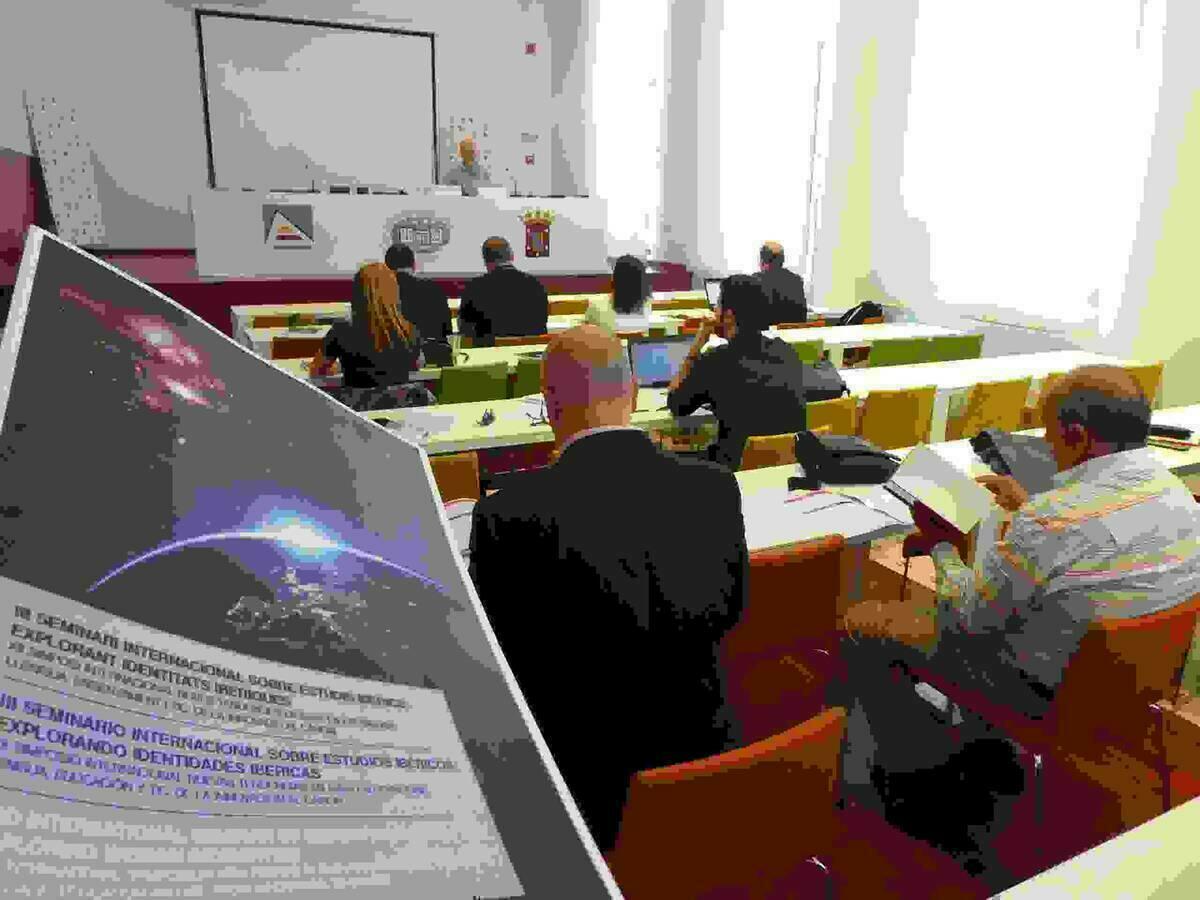 La Nuc&iacute;a &middot; Expertos universitarios de Italia y Estados Unidos participan  en el &ldquo;III Simposio Internacional de Estudios Ib&eacute;ricos&rdquo;