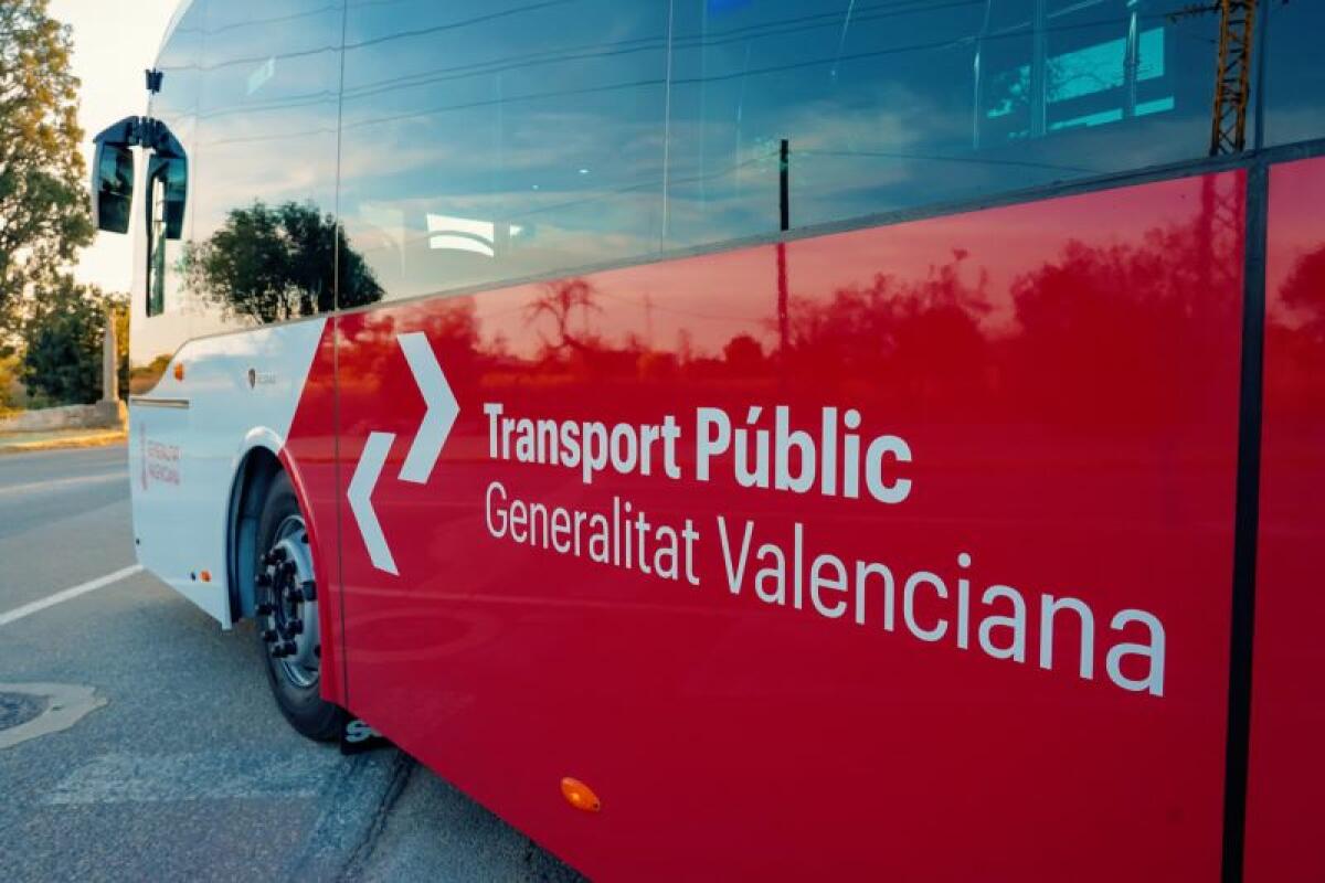 Licitan el servicio de autobús CV-214 Torrevieja-Alicante y CV-301 València-Benidorm