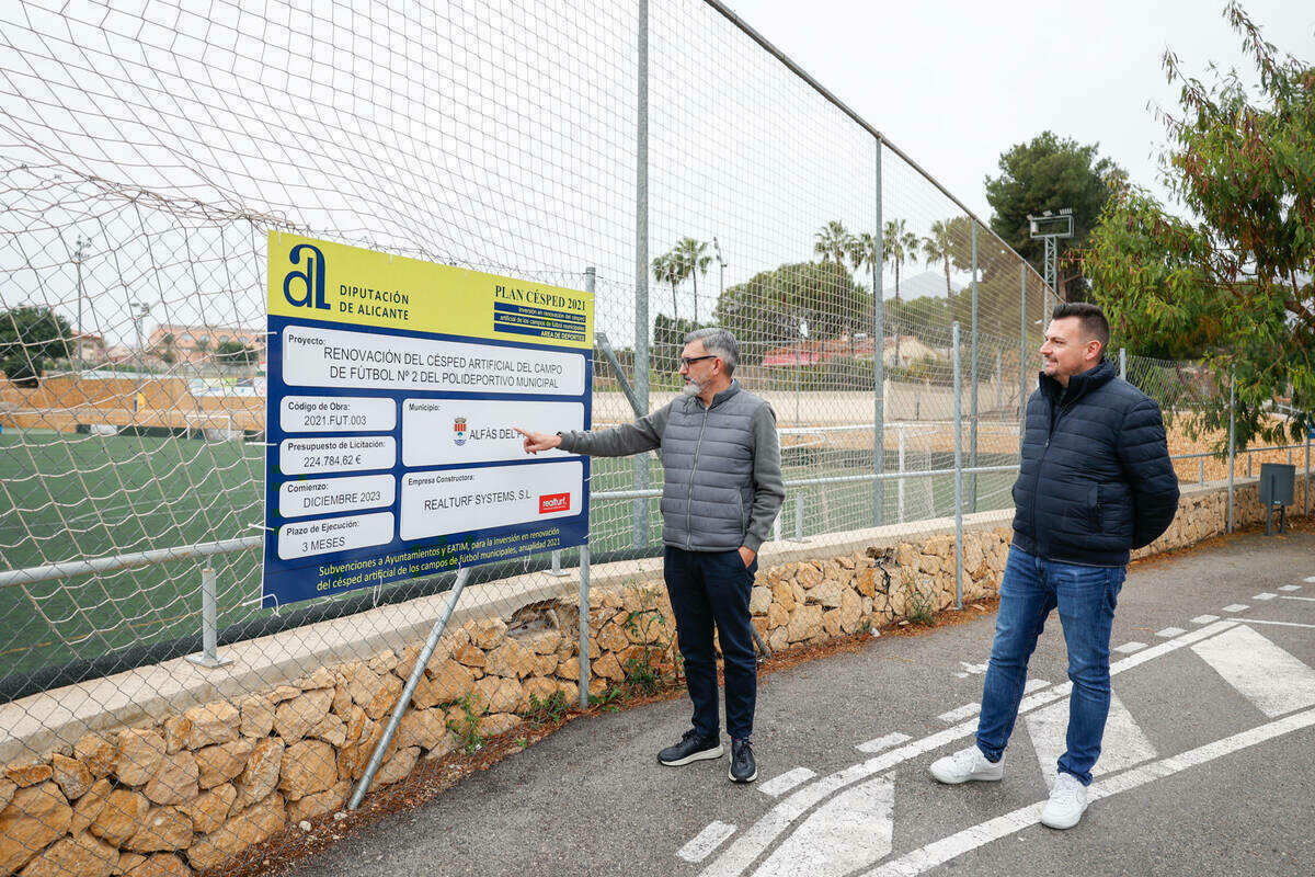 Comienzan las obras de renovación del campo de césped artificial del polideportivo municipal de l’Alfàs 