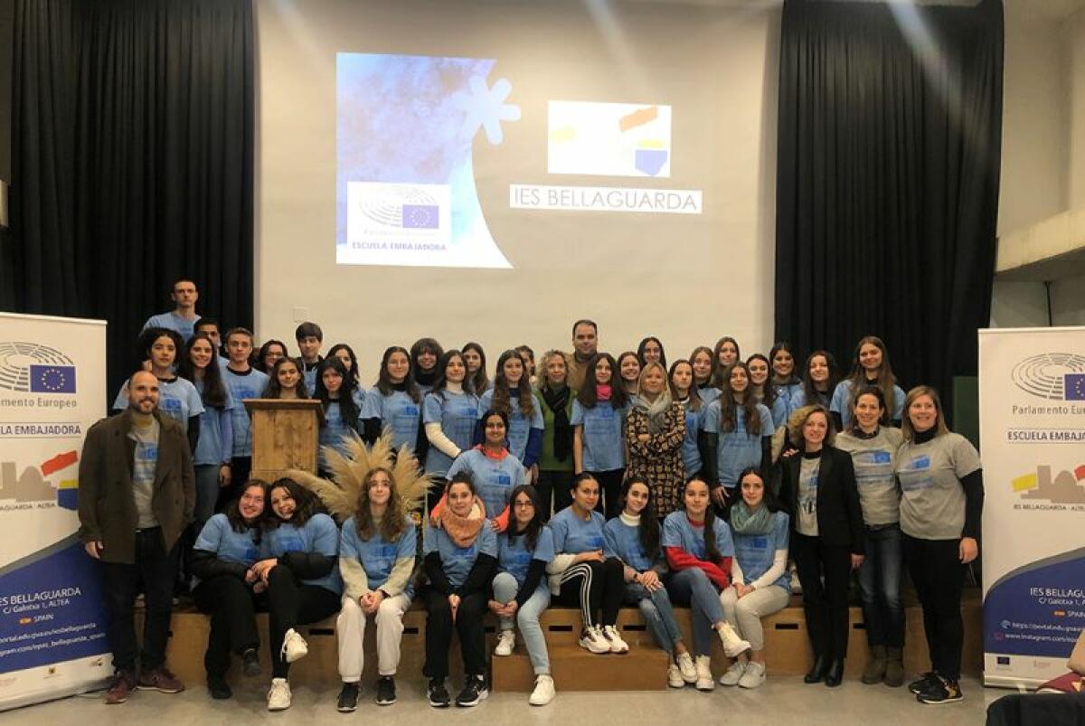 El ayuntamiento de Altea y el Parlamento Europeo reconocen el trabajo de los alumnos del IES Bellaguarda en las Escuelas Embajadoras