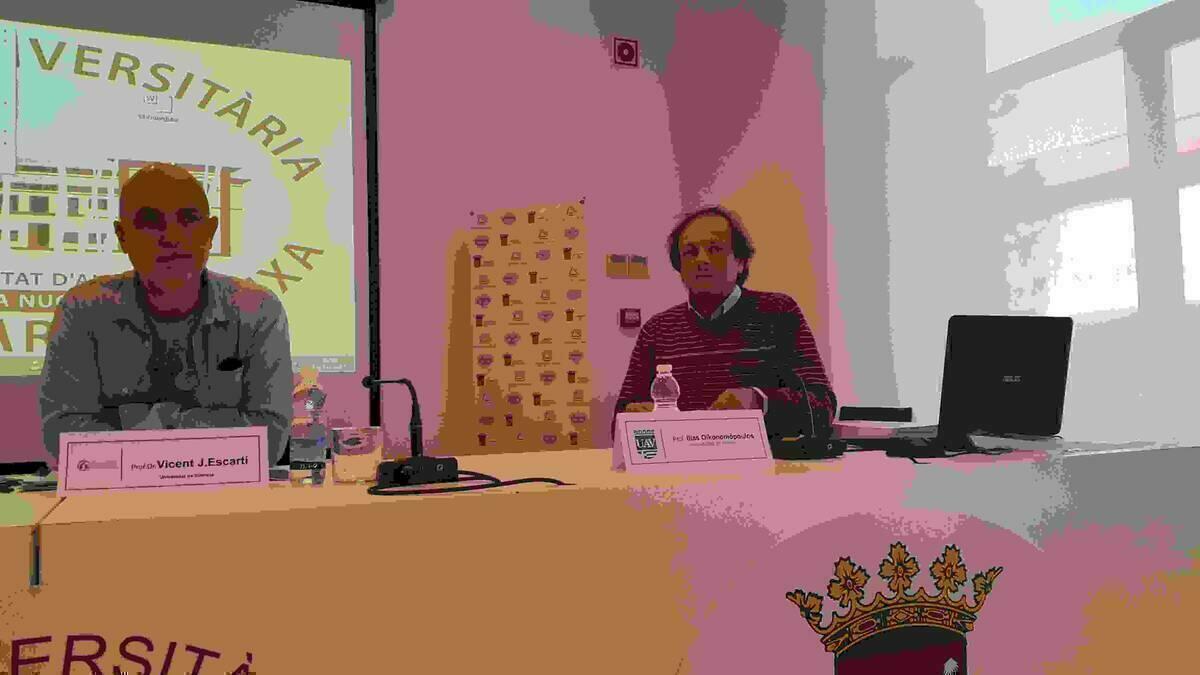 Un profesor de la Universidad de Atenas defiende sus tesis en la Seu de La Nuc&iacute;a