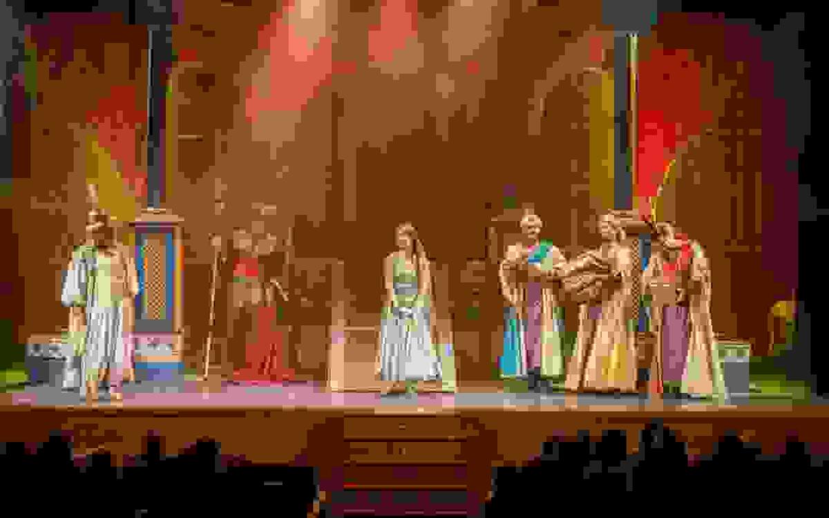 Con ‘Aladín, un musical genial’ se inició el 14 Festival Infantil Jajaja de l’Alfàs del Pi