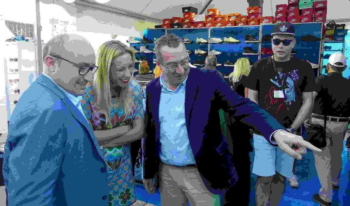 Benidorm &middot; Inaugurada la Feria Outlet con m&aacute;s de 50 expositores y descuentos a partir del 50% 