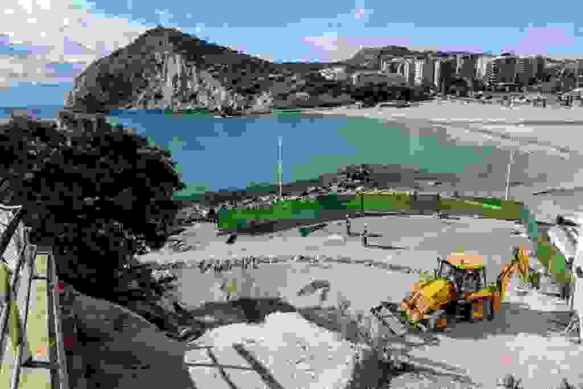 Comienzan las obras de recuperaci&oacute;n del espacio que ocupaba el antiguo edificio &Aacute;nfora en la Cala de Finestrat