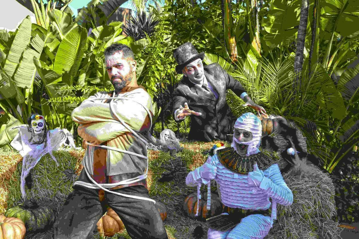 Terra Natura Benidorm prepara un Halloween terrorífico con siniestros personajes y menús tematizados