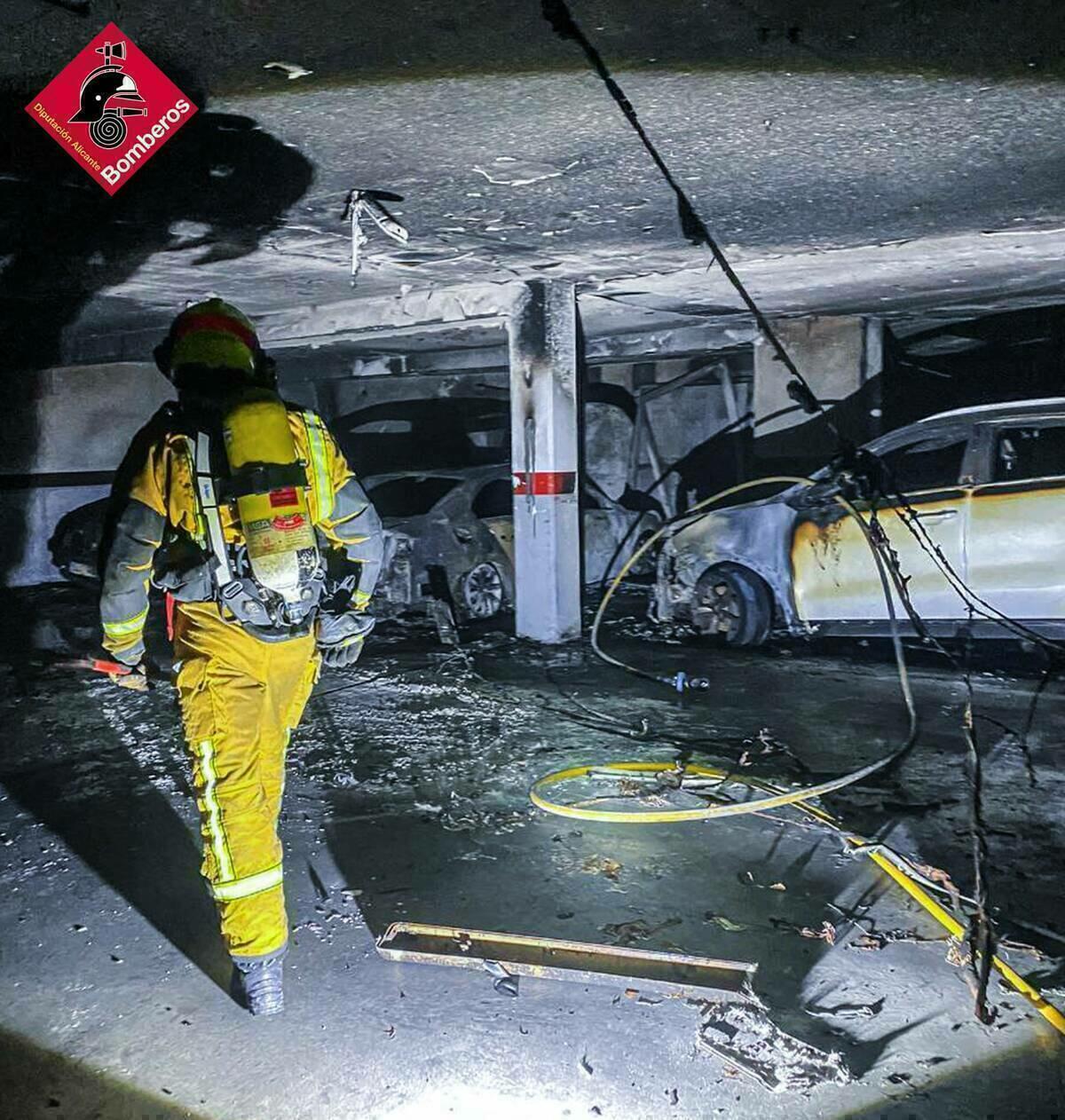 INCENDIO DE VARIOS VEHÍCULOS EN BENIDORM