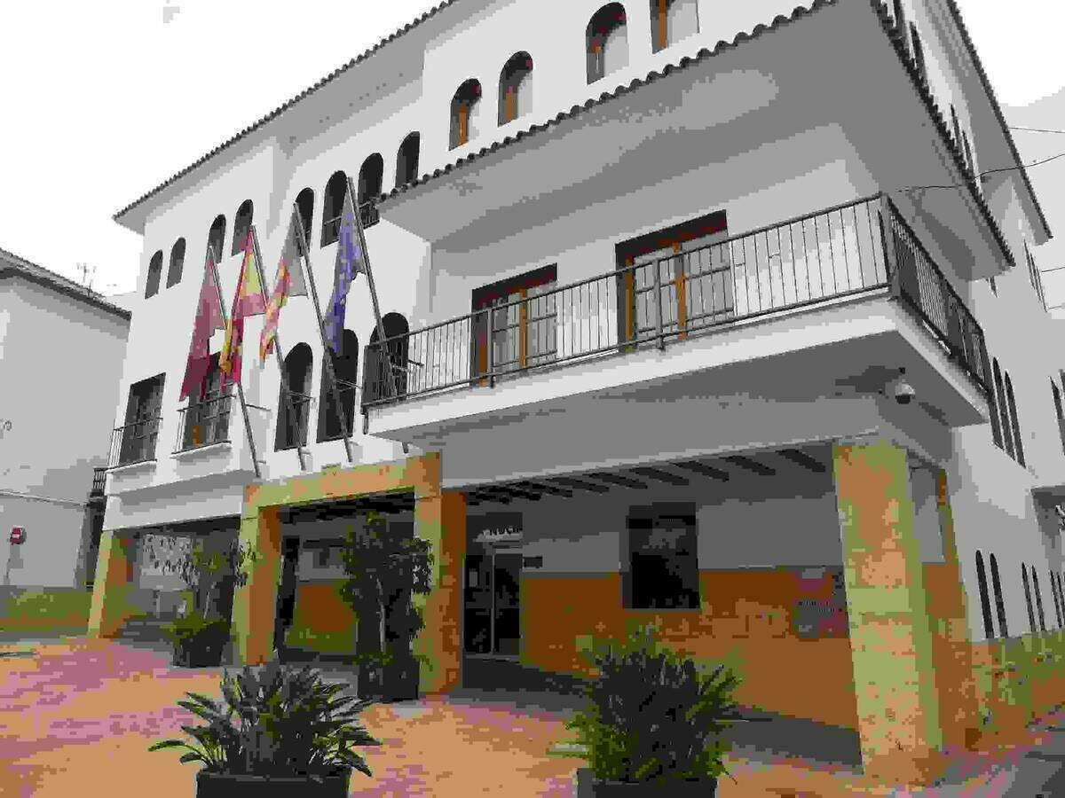 El Ayuntamiento, Urbanismo y las Extensiones abren la atenci&oacute;n  al p&uacute;blico con cita previa.