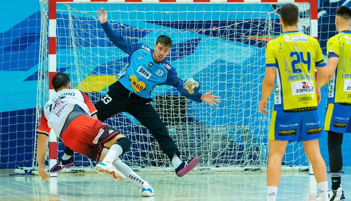 David Mach, experiencia y solidez para la portería del Balonmano Servigroup Benidorm