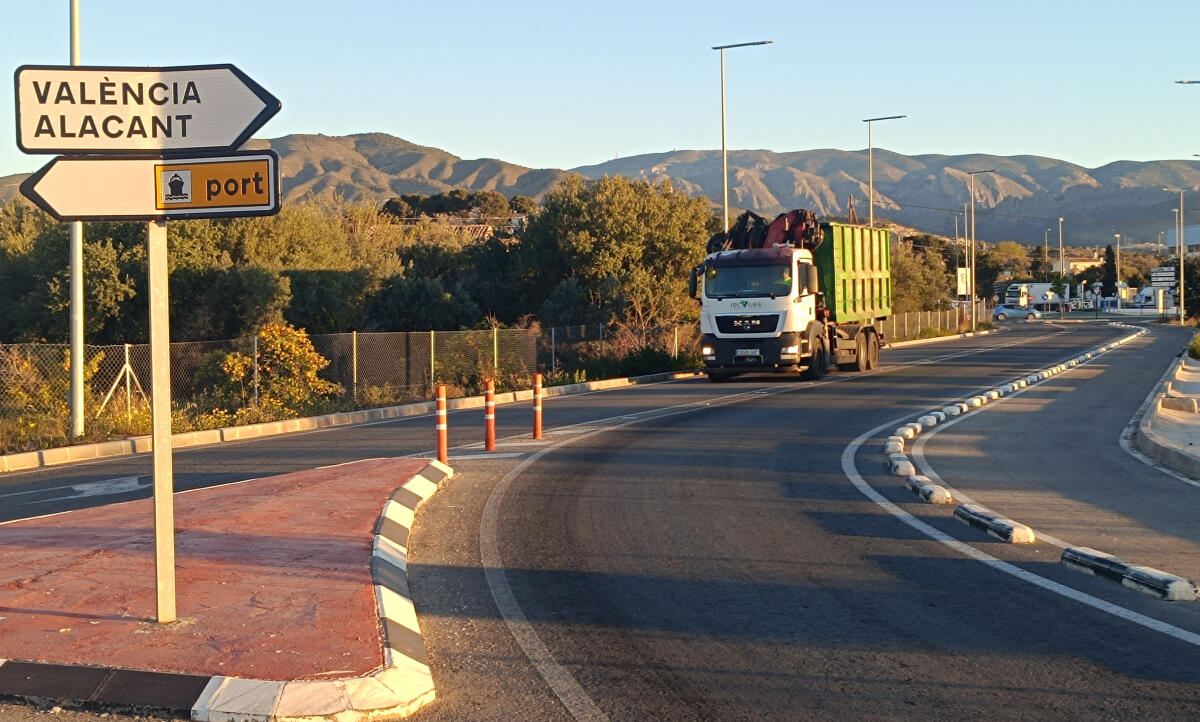 El Ayuntamiento desbloquea el nuevo vial de acceso al puerto de Villajoyosa con la licitaci&oacute;n de la redacci&oacute;n del proyecto