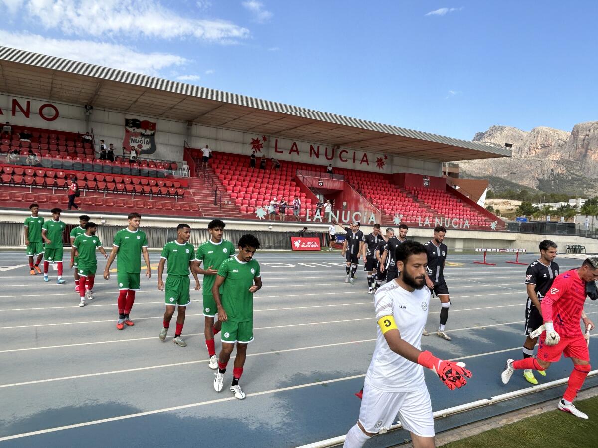 El Eldense venci&oacute; al Al Ettifaq por 3 goles a 1