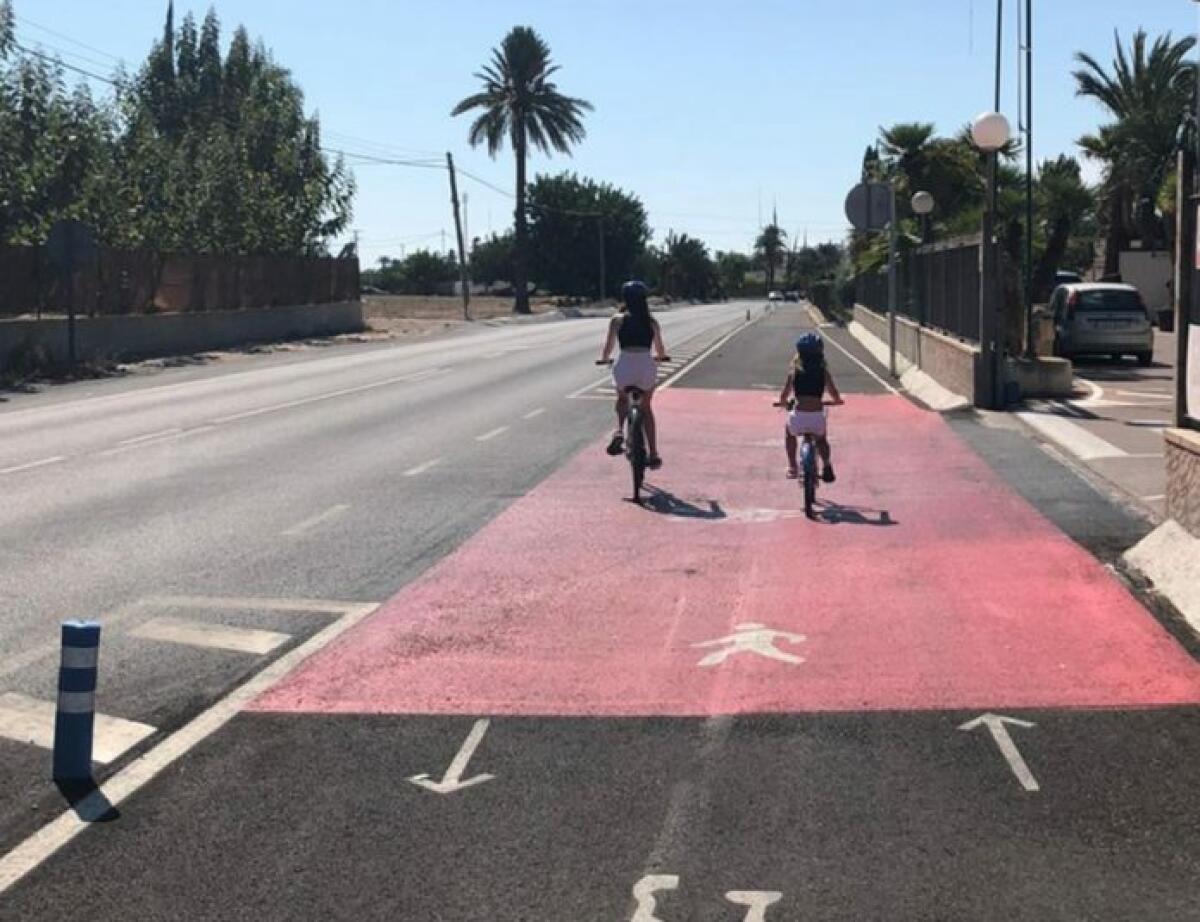 La Diputación de Alicante fomenta la movilidad peatonal ciclista en las carreteras de la provincia con 528.000 euros