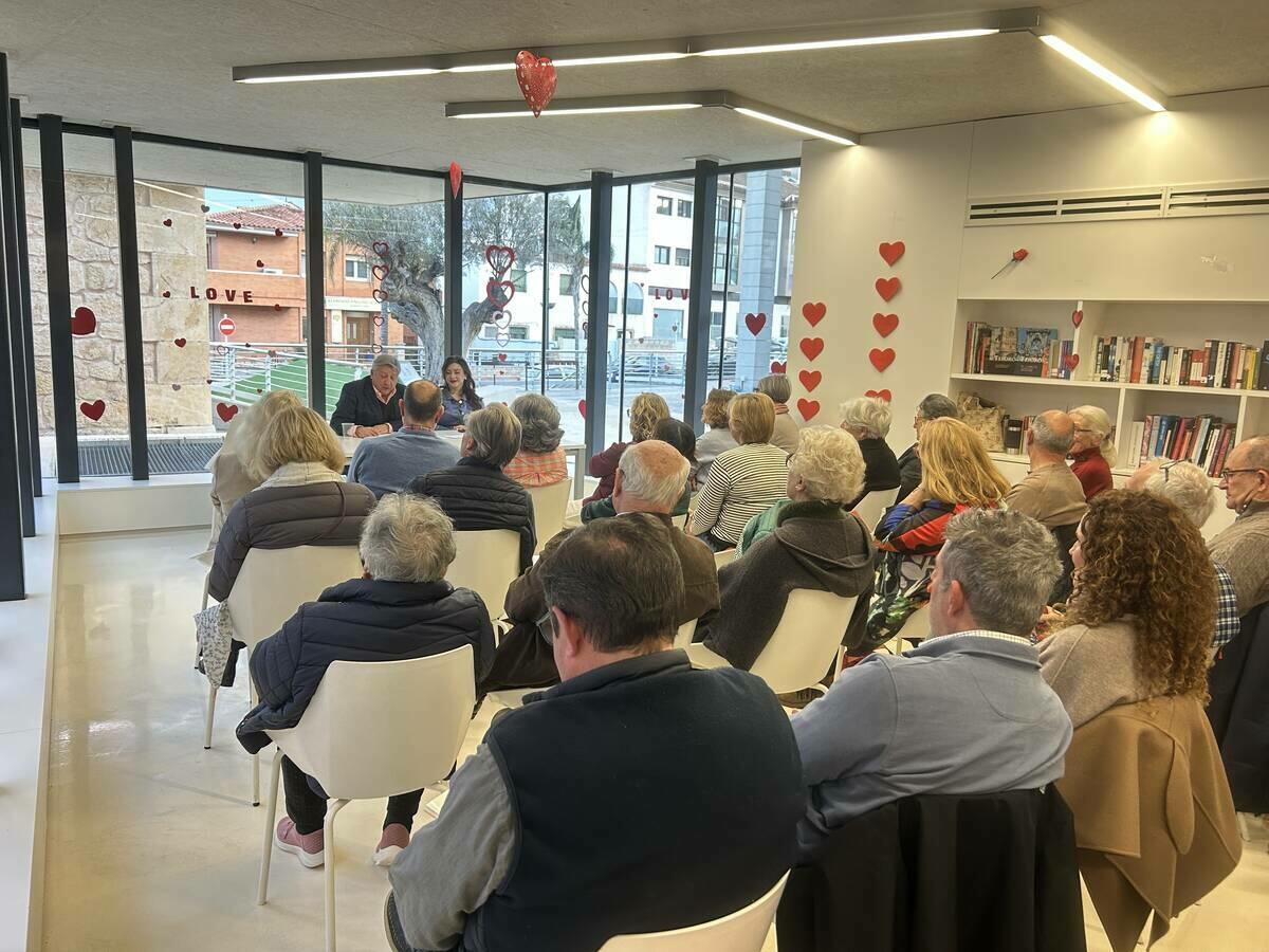 &ldquo;Ensue&ntilde;os Bajo la Sombra del Viejo Pino Confitero&rdquo; fue presentado en La Casilla 