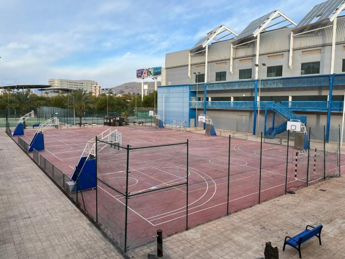 Ciudadanos exige a Toni Pérez anteponer el proyecto para techar las pistas exteriores del Palau, que usan miles de deportistas, a la cubierta del viejo Trinquet