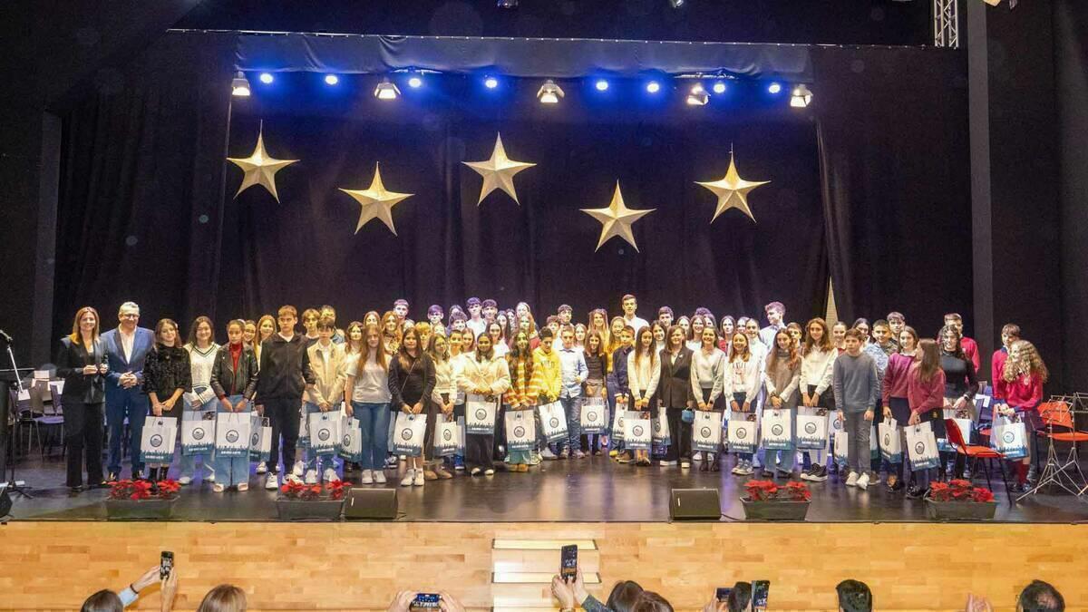 Benidorm entrega los premios al rendimiento acad&eacute;mico de Primaria y Secundaria