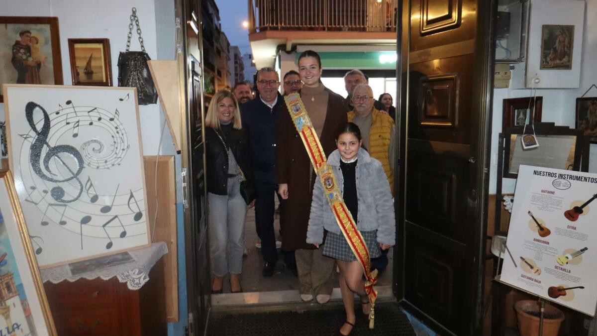 La ACR La Barqueta inaugura una exposici&oacute;n por el 40&ordm; aniversario de la rondalla 