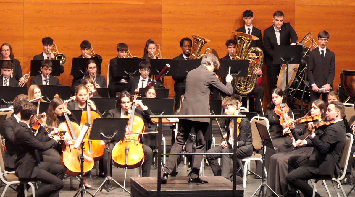 El Concierto de Fin de Año de la OJPA llenó de ovaciones l’Auditori de La Nucía