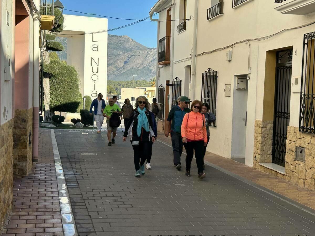 Continúan los paseos saludables “Menos pastillas, más zapatillas” 