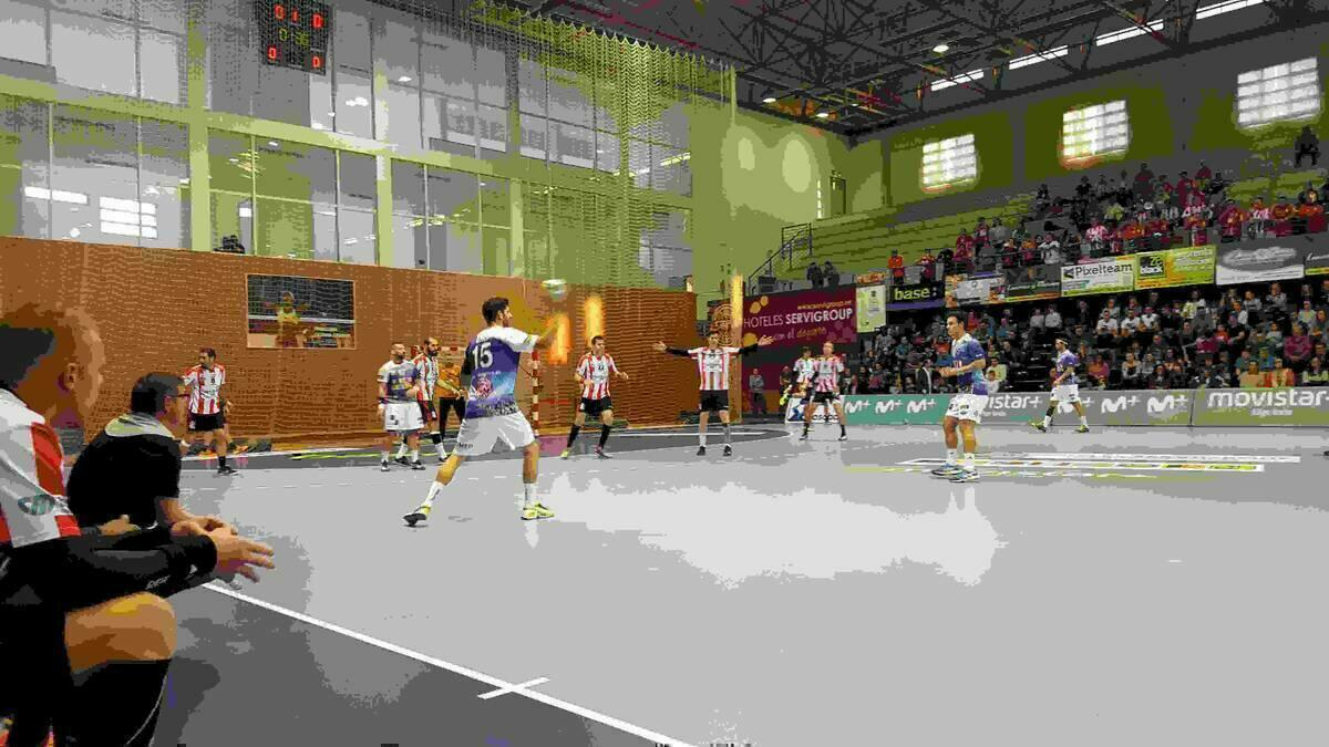 BM Benidorm &middot; Tablas en un derbi muy igualado