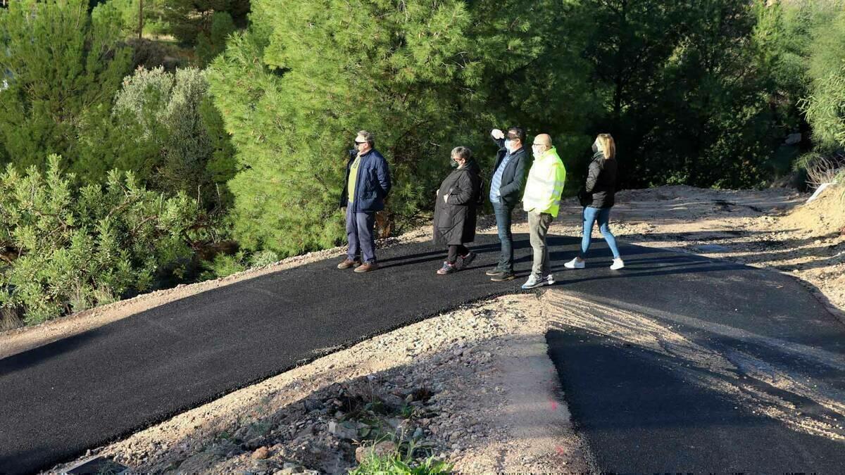 Benidorm conecta la parte alta de La Cala con la playa a través de una nueva rampa en la calle Marina Alta 