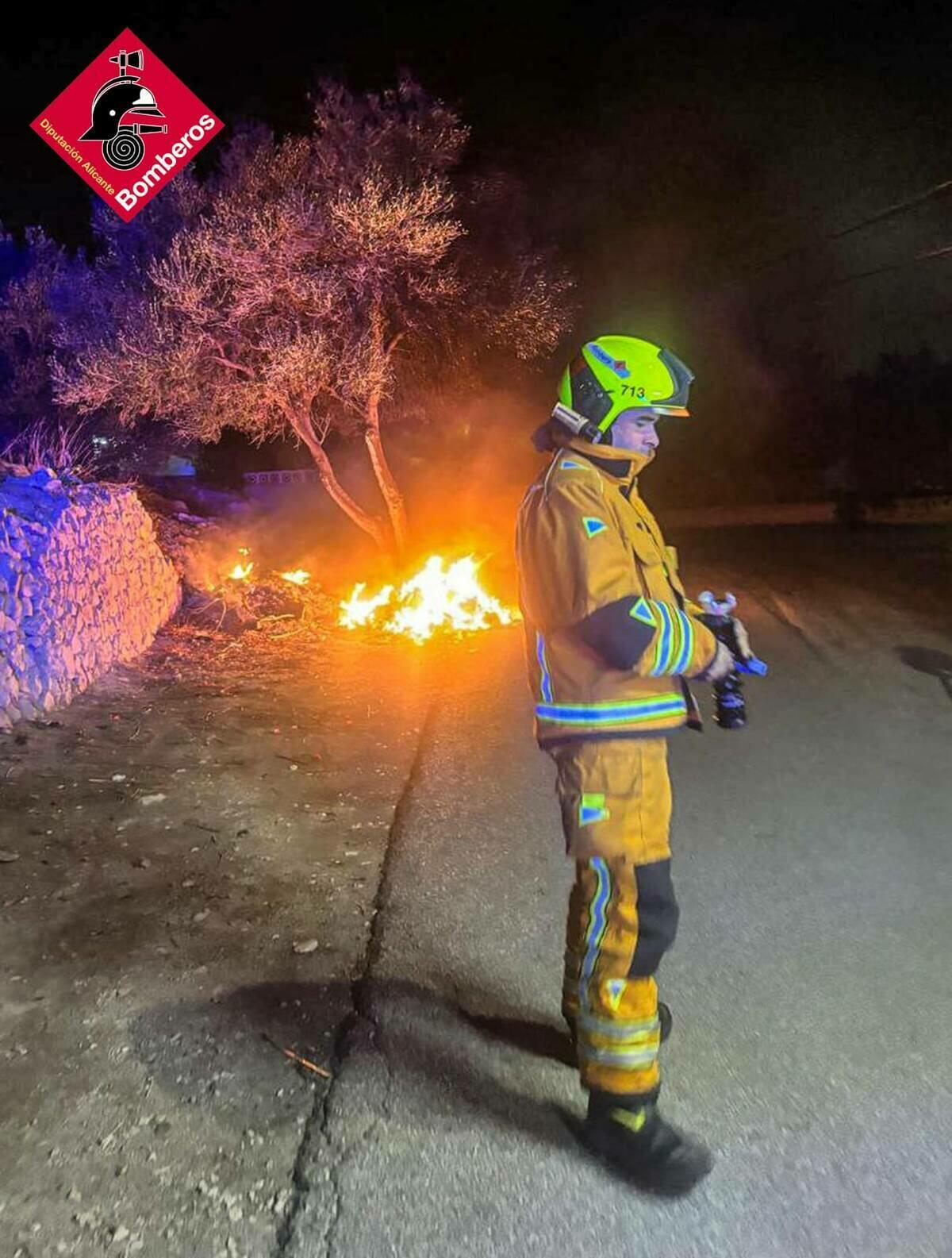 INCENDIO DE CONTENEDOR EN VILLAJOYOSA