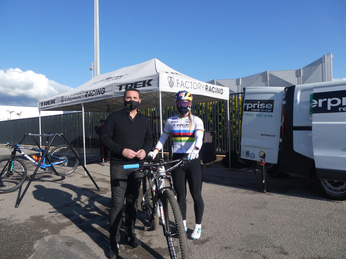 La campeona del mundo de Mountain Bike entrena en La Nucía