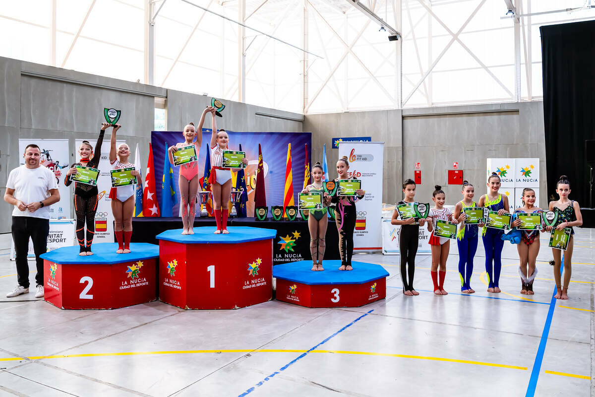 El pabellón Muixara se llenó en la Copa de España Fitkids de Baile Deportivo