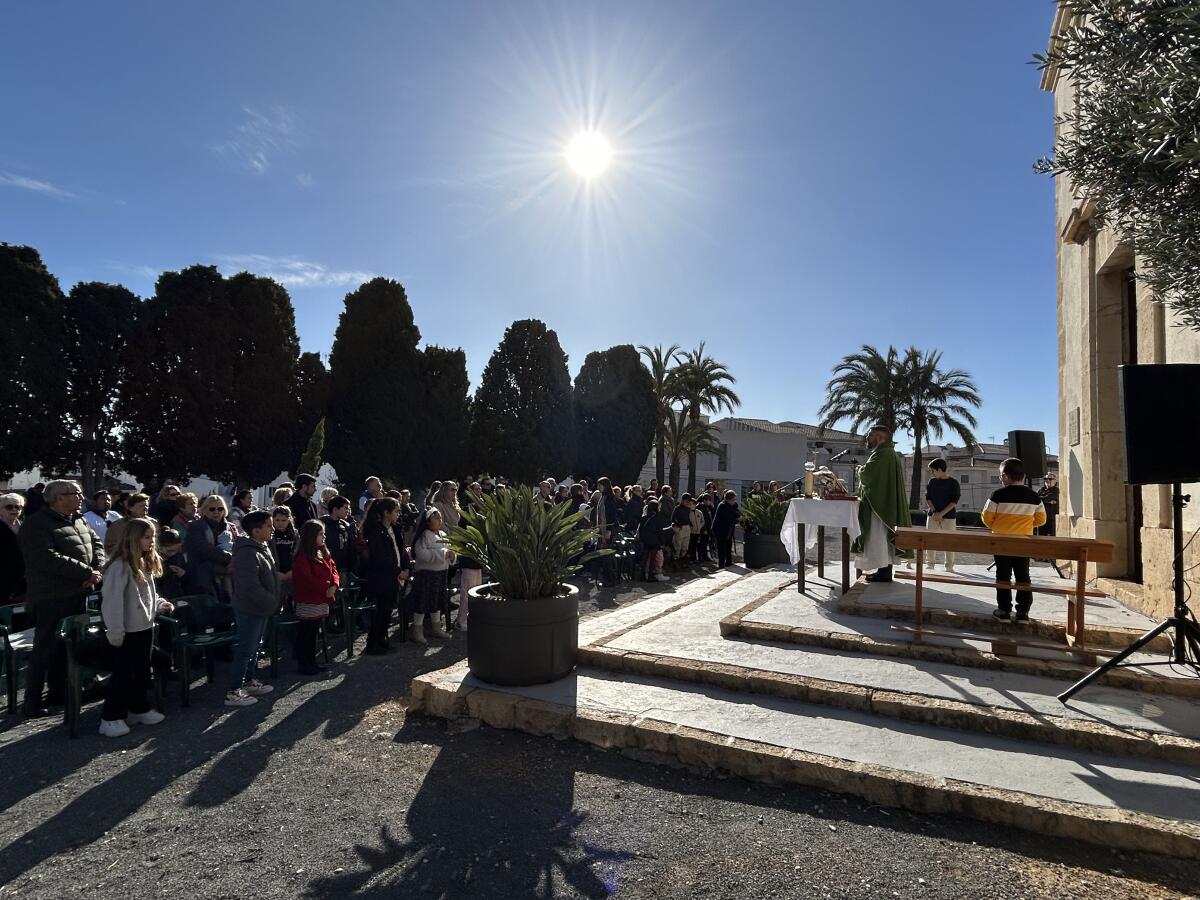 La Capelleta acogió por primera vez la “Bendición de Animales de Sant Antoni” 