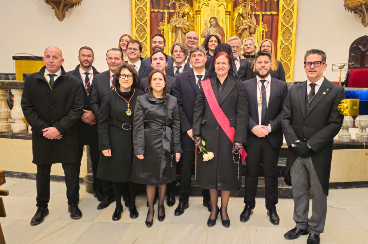 Villajoyosa vive el fervor de la Semana Santa con la procesi&oacute;n del Santo Entierro el Viernes Santo