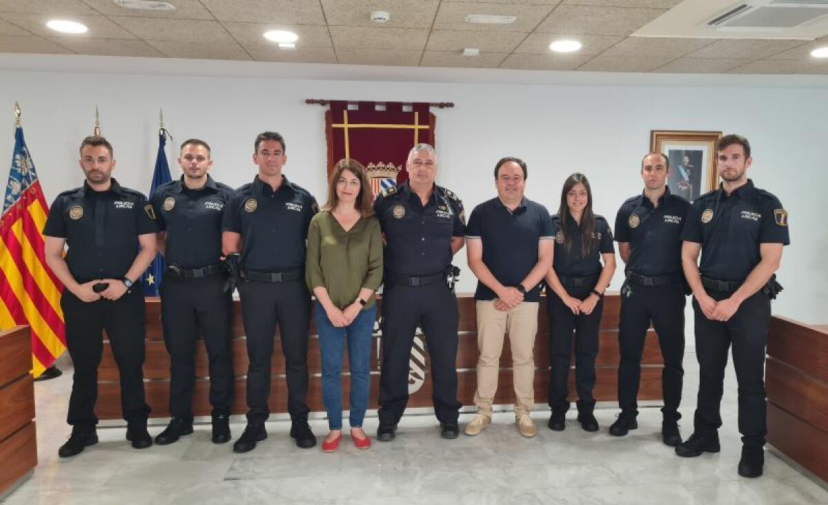 TOMA DE POSESIÓN DE 6 NUEVOS POLICÍAS PARA REFORZAR LA SEGURIDAD EN FINESTRAT