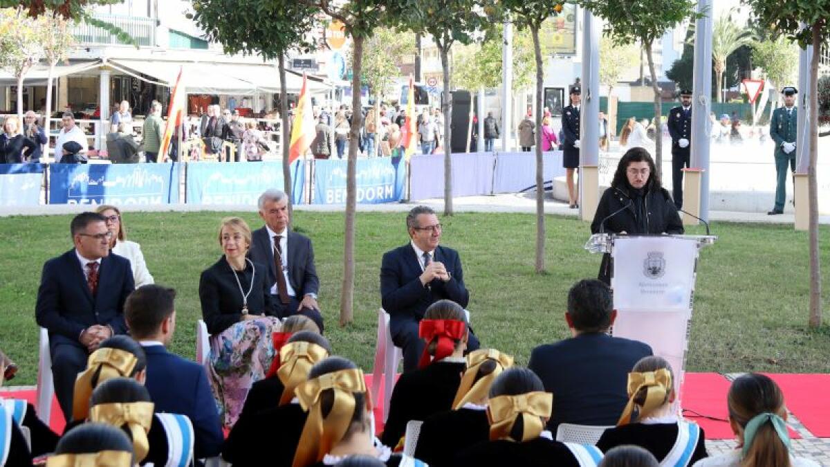 Benidorm reconoce en el Día de la Constitución “la generosidad” y “valentía” de César Vicedo durante la ‘crisis del agua’