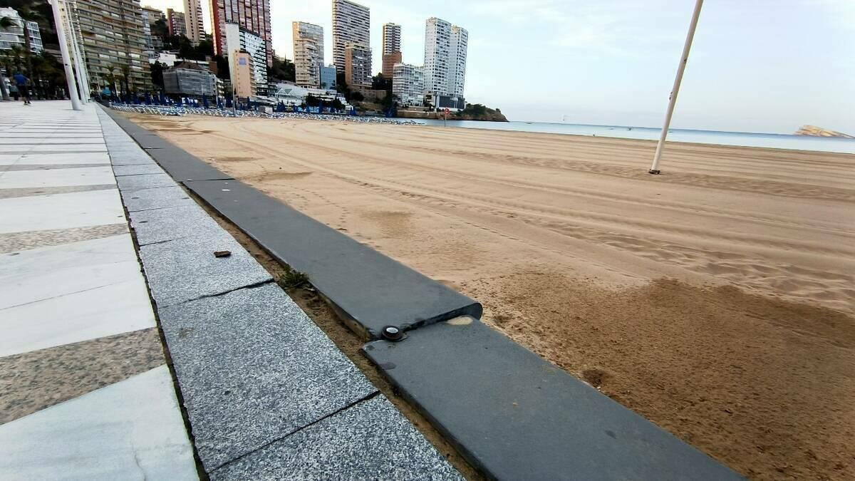 El PSOE denuncia el estado de abandono del Paseo de Levante