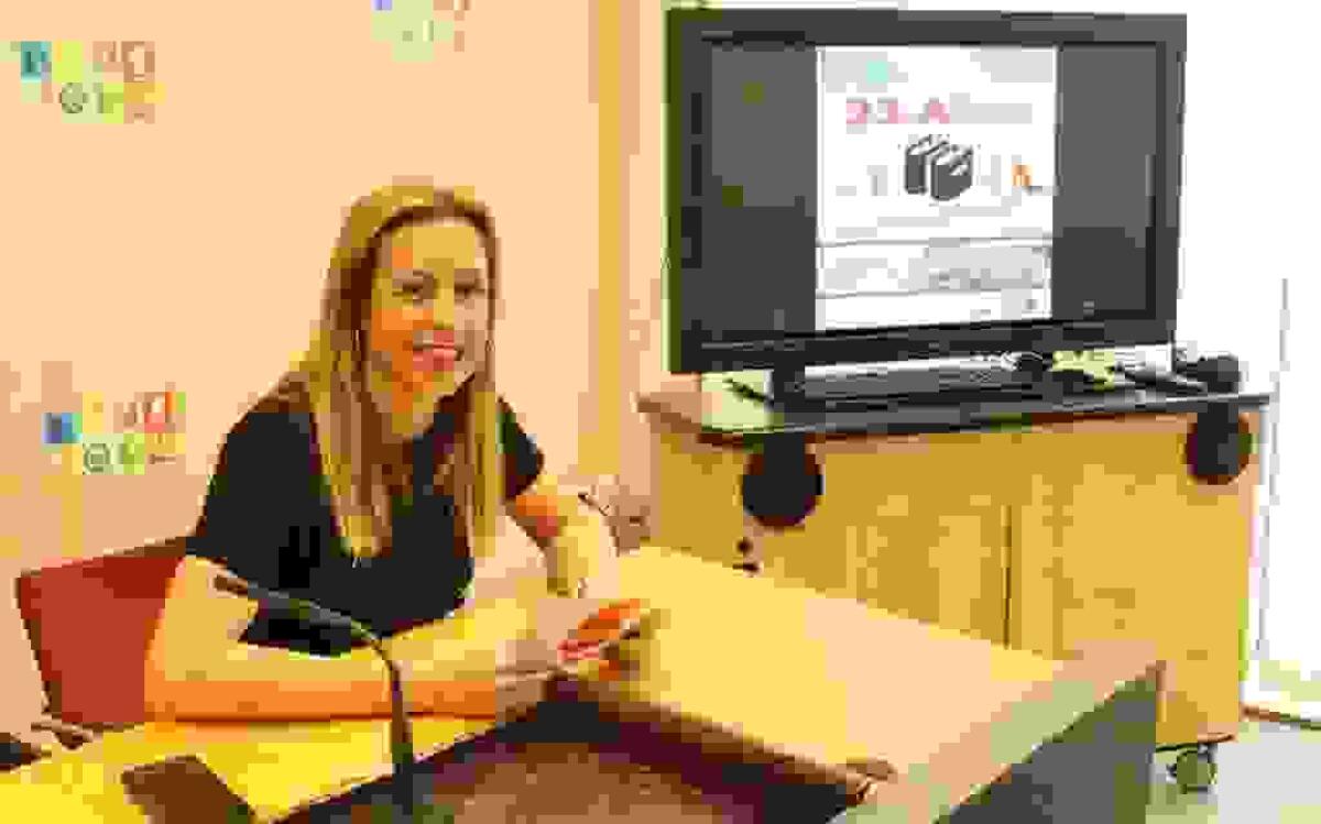  Benidorm // Cultura y Comercio promueven el Día Internacional del Libro obsequiando ejemplares