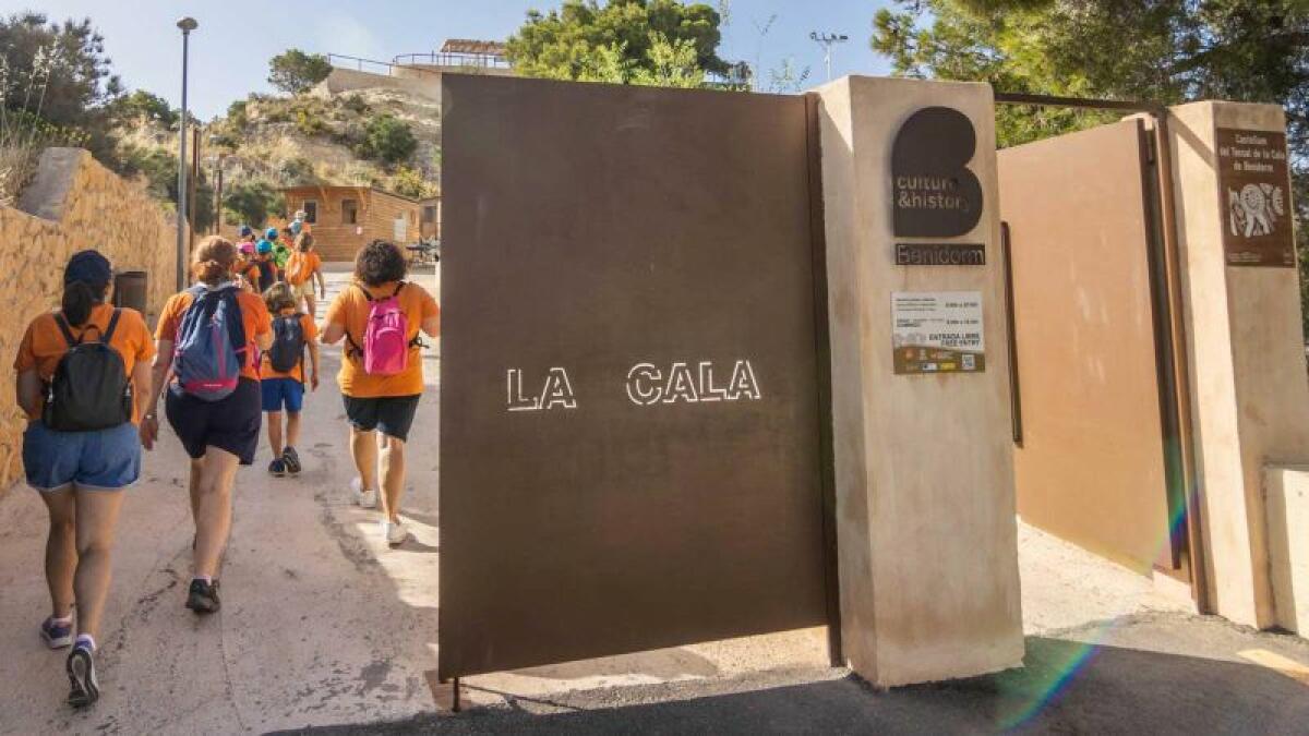 Cerca de 34.000 personas han visitado el Tossal de La Cala en lo que va de año