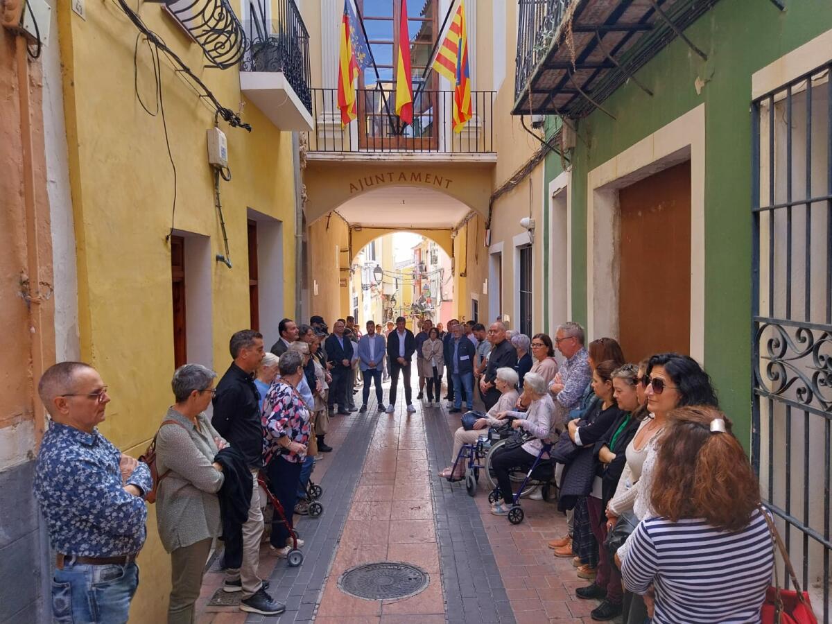 Minuto silencio Villajoyosa en memoria de las víctimas de la DANA