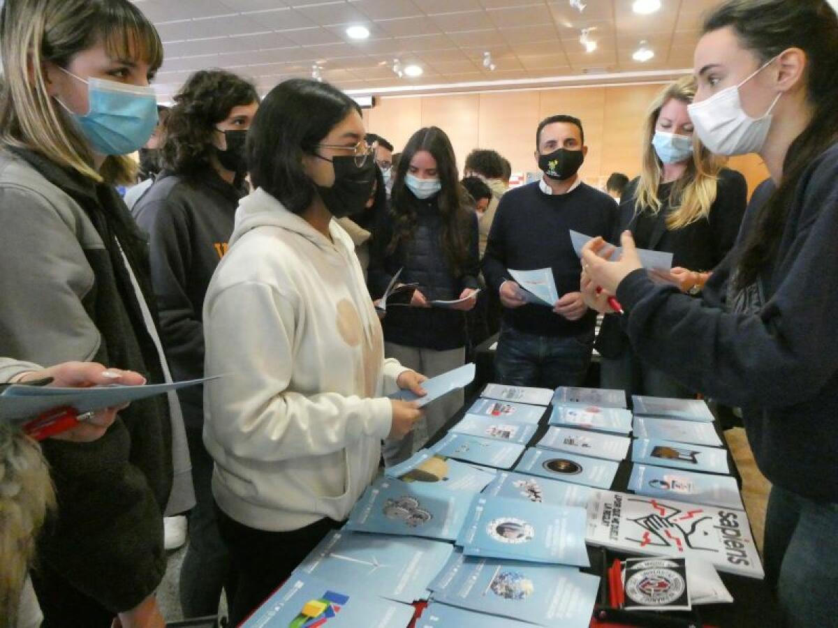 320 estudiantes del Instituto se “orientan académicamente” en el Centre Juvenil