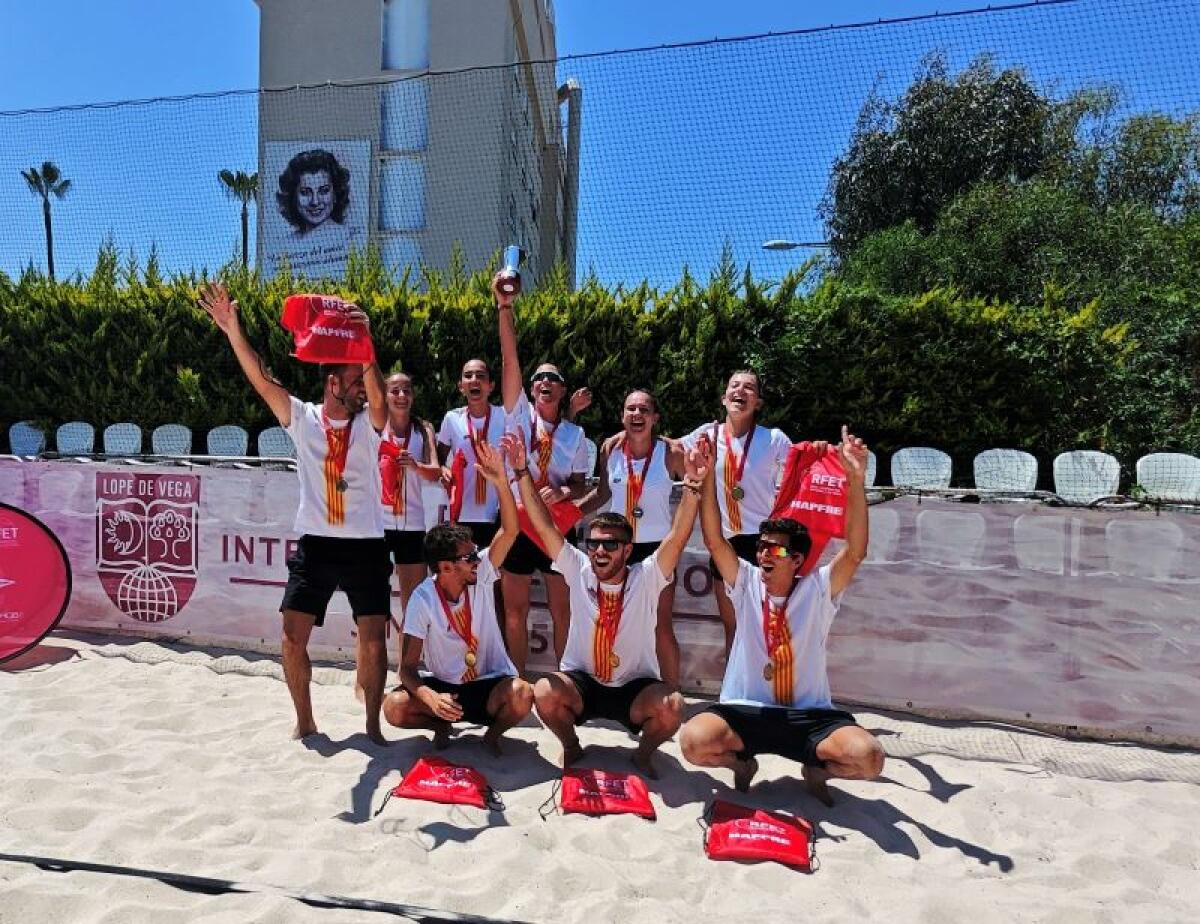 El equipo de Cataluña se alza con la victoria en el III Campeonato de España de Tenis Playa por Comunidades