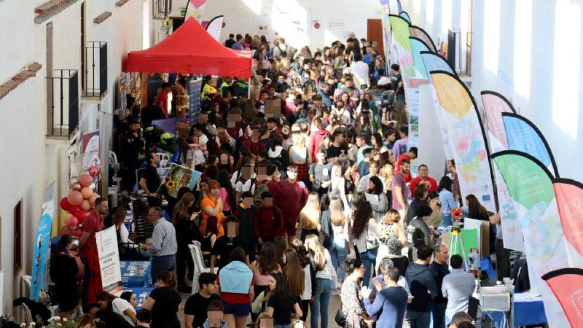 Éxito de participantes y alumnado en la 4ª Fira Educativa de Benidorm, la primera de carácter comarcal 