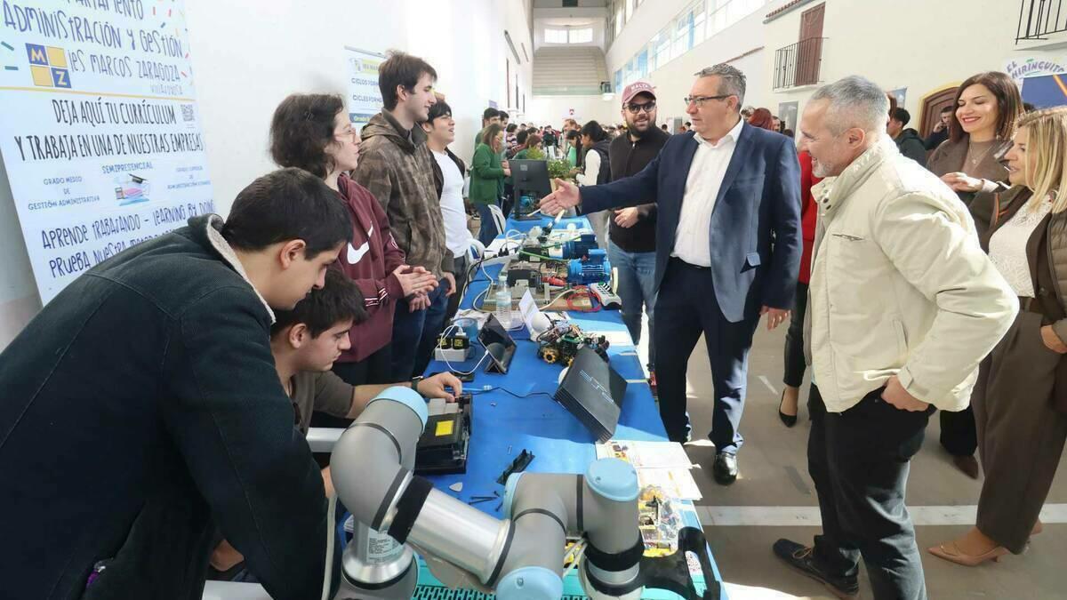 Más de un millar de estudiantes participan en Feria Educativa y de ...