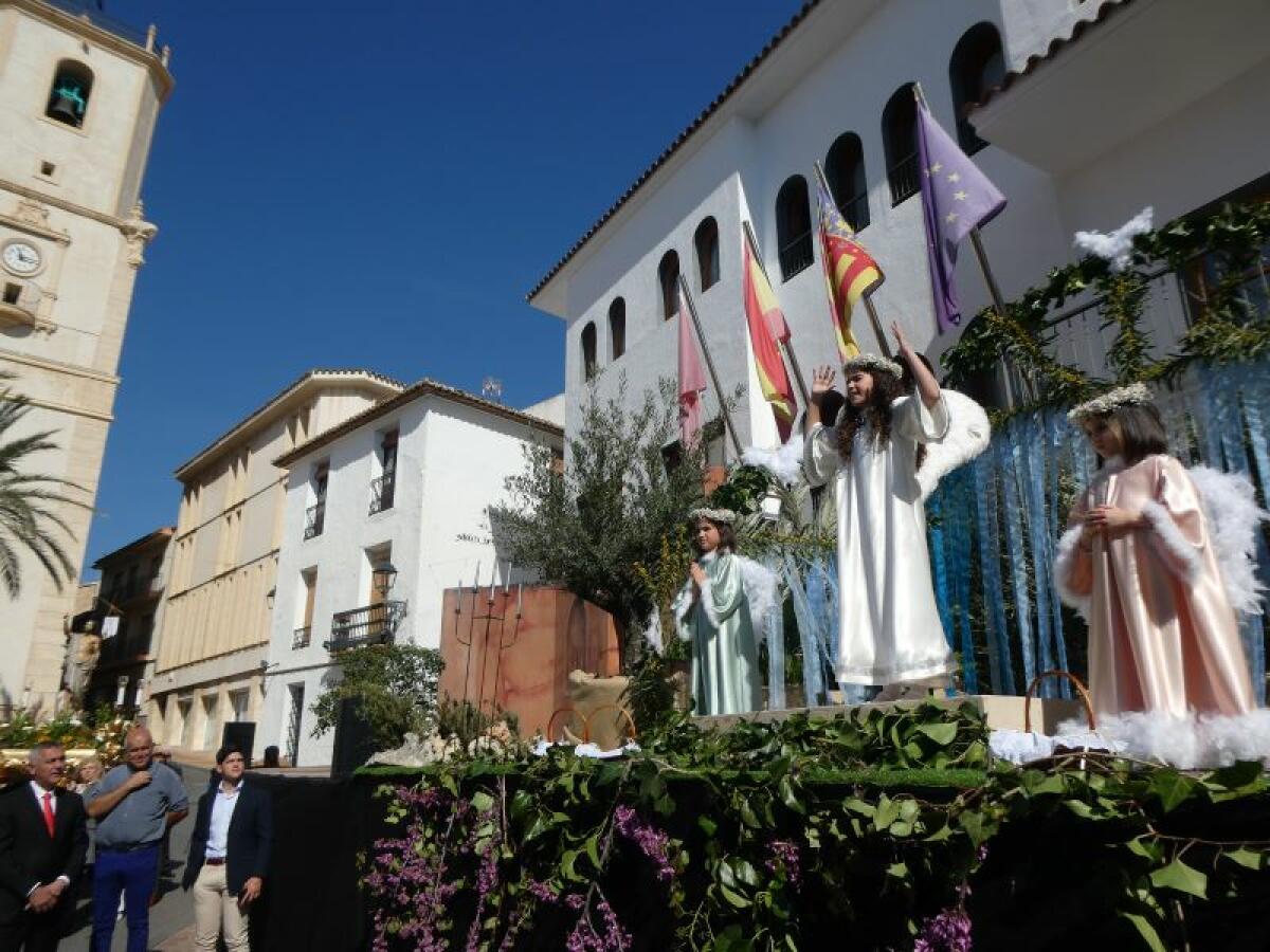 “L’Ambaixà” y la procesión del Encuentro cerraron la Semana Santa 2023