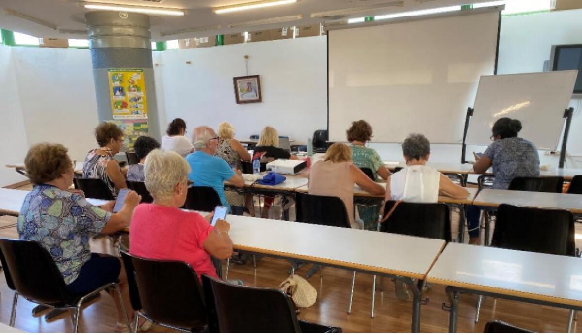 Cerca de 900 alumnos participan en los cursos gratuitos de Benidorm TIC