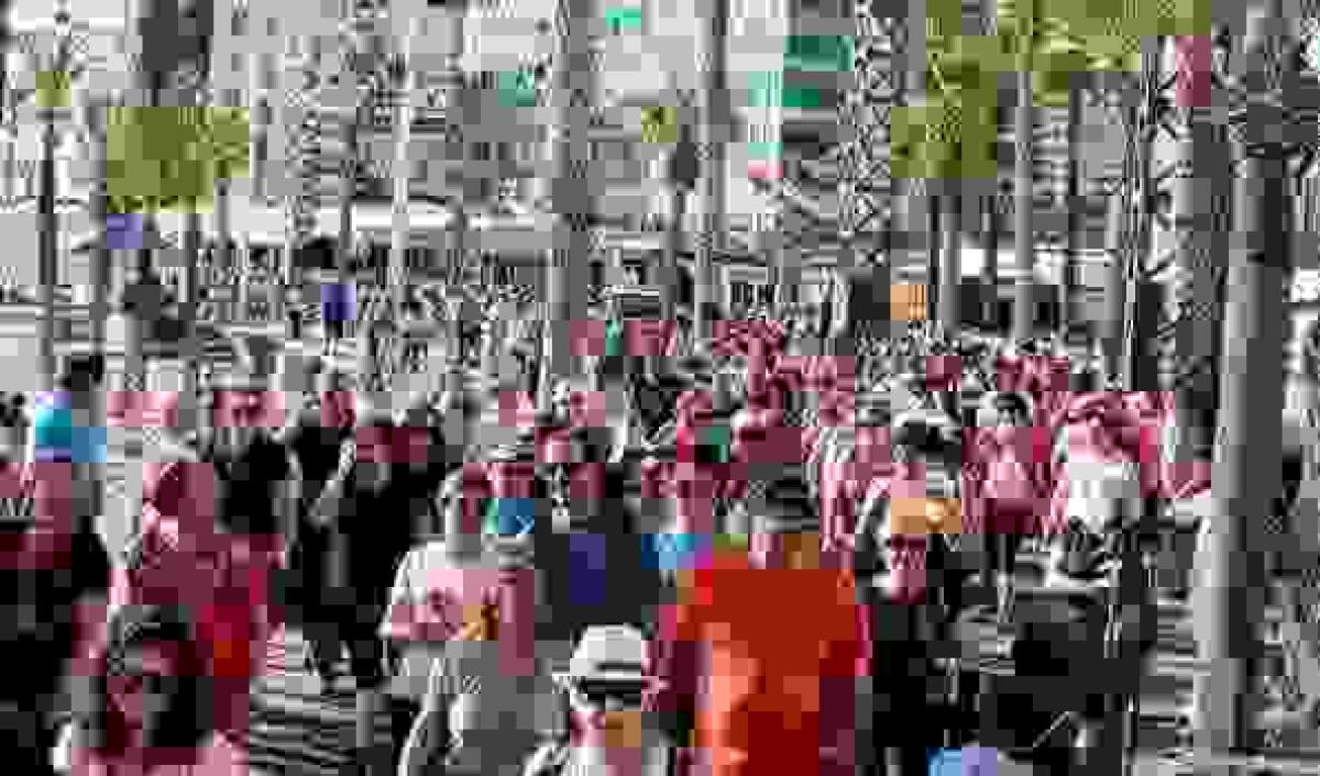 Centenares de personas acompa&ntilde;an a An&eacute;mona en su &lsquo;Pujada a la Creu&rsquo;