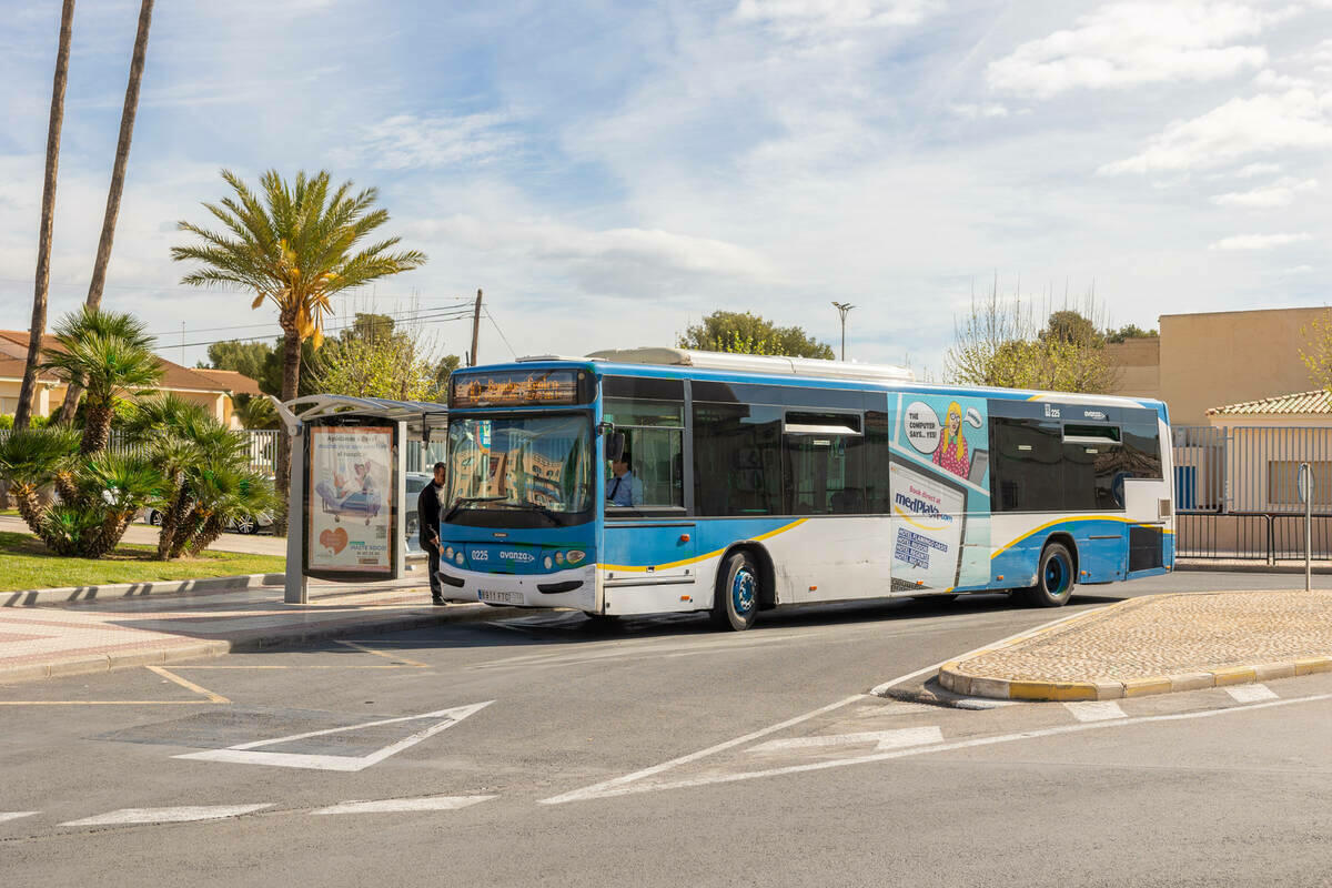 Preocupación por las demoras en el servicio de bus que causa la eliminación de semáforos en la carretera Altea-Albir