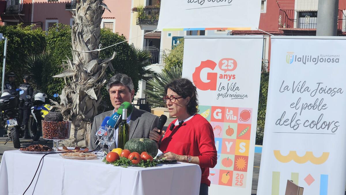 El Alcalde Marcos Zaragoza presenta la programación de actividades con la que se celebra este año el 25 aniversario de La Vila Gastronómica